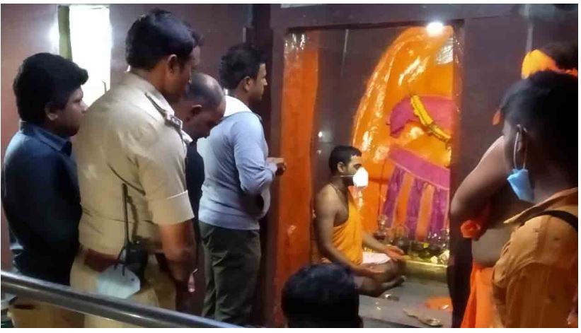 ಅಂಜನಾದ್ರಿ ಬೆಟ್ಟಕ್ಕೆ ಪವರ್ ಸ್ಟಾರ್ ಭೇಟಿ : ಅಪ್ಪು ಜೊತೆ ಸೆಲ್ಫಿಗಾಗಿ ಮುಗಿಬಿದ್ದ ಅಭಿಮಾನಿಗಳು..!