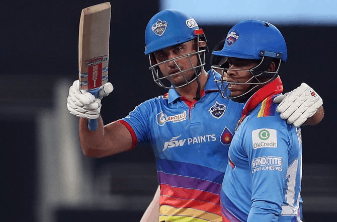 Marcus Stoinis celebrates his fifty ipl 2020 saakshatv