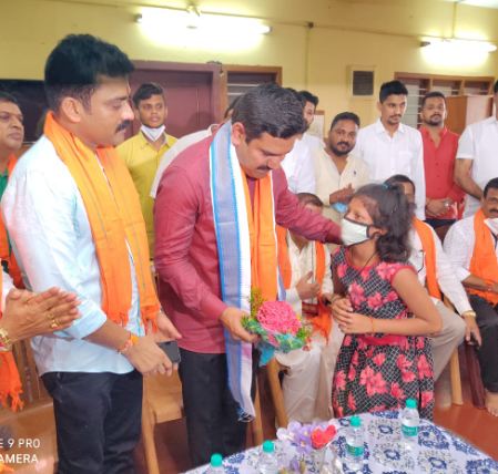 ಆಶ್ರಮದ ಮಕ್ಕಳ ಜೊತೆ ಬಿ.ವೈ.ವಿಜಯೇಂದ್ರ ಹುಟ್ಟುಹಬ್ಬ ಆಚರಣೆ