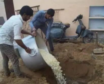 ಚುನಾವಣೆ ಸೋತ ಬಳಿಕ ಸಿಹಿ ಚೆಲ್ಲಿದ್ರಂತೆ RJD ಕಾರ್ಯಕರ್ತರು : ಫ್ಯಾಕ್ಟ್ ಚೆಕ್ ನಲ್ಲಿ ಬಯಲಾಯ್ತು ಅಸಲಿಯತ್ತು..!