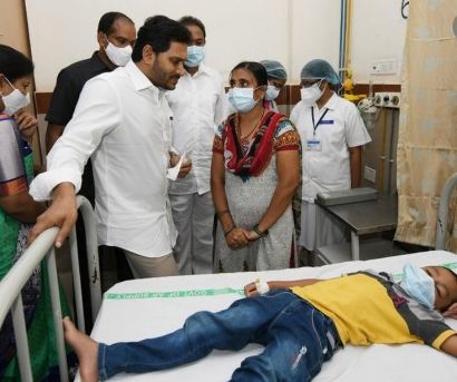 ಆಂಧ್ರದಲ್ಲಿ ನಿಗೂಢ ರೋಗ: 450 ಜನರಿಗೆ ಸೋಂಕು, ಒಂದು ಬಲಿ