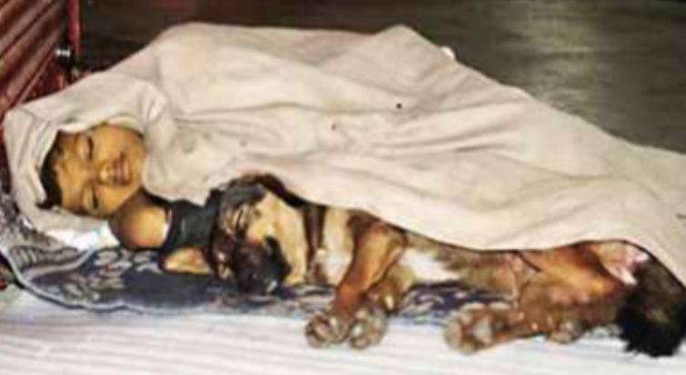 ಜೈಲಲ್ಲಿ ತಂದೆ, ಕೈ ಬಿಟ್ಟ ತಾಯಿ, ರಸ್ತೆಬದಿಯಲ್ಲಿ ಬಾಲಕ: ಯುಪಿಯಲ್ಲಿ ಮನಕಲಕುವ ಘಟನೆ