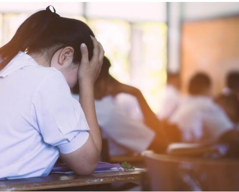 ಮಾರ್ಕ್ಸ್  ಬೇಕಾ.. ಹಾಗಾದ್ರೆ ಲೈಂಗಿಕ ಕ್ರಿಯಗೆ ಒಪ್ಪಬೇಕು : ಕಾಮುಕ ಶಿಕ್ಷಕನ ಅಸಲಿಯತ್ತು..!