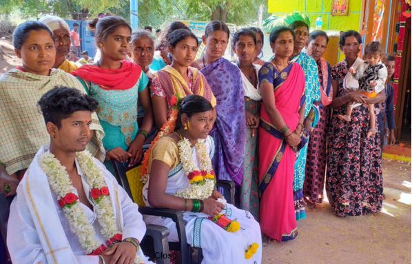 ಪ್ರೀತಿಸಿ ಮದುವೆಯಾಗಲ್ಲ ಎಂದವನ ಕೈಯಿಂದ ಯುವತಿಗೆ ತಾಳಿ ಕಟ್ಟಿಸಿದ ಪೊಲೀಸರು..!