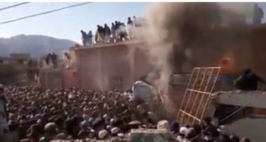 ಹಿಂದೂ ದೇವಾಲಯ ಪುನರ್ ನಿರ್ಮಾಣಕ್ಕೆ ಪಾಕ್ ಸುಪ್ರೀಂ ಕೋರ್ಟ್ ಆದೇಶ..!