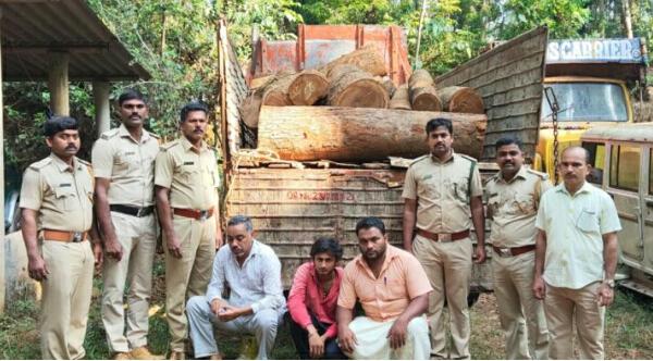 ಅಕ್ರಮವಾಗಿ ಮರ ಸಾಗಾಟ ಮಾಡುತ್ತಿದ್ದ ಮೂವರ ಬಂಧನ