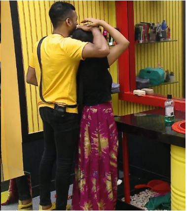 ಕನ್ನಡಿ ಮುಂದೆ ನಿಂತು ಹೈಟ್ ಚೆಕ್ ಮಾಡಿಕೊಂಡ ದಿವ್ಯಾ – ಅರವಿಂದ್ ಜೋಡಿ..!