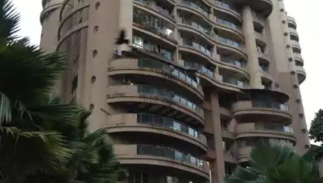 7 ವರ್ಷದ ಮಗನೊಂದಿಗೆ 12ನೇ ಮಹಡಿಯಿಂದ ಜಿಗಿದು ಮಹಿಳೆ ಆತ್ಮಹತ್ಯೆ