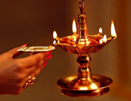 ಅಮಾವಾಸ್ಯೆಯಂದು ಈ ದೀಪದಎಣ್ಣೆಯು ದೇವರ ಮನೆಯಲ್ಲಿ ಜ್ಯೋತಿ ಬೆಳಗಿಸಿದರೆ ತುಂಬಾ ತುಂಬಾ ಶ್ರೇಷ್ಠ ಅಷ್ಟೈಶ್ವರ್ಯ ವೃದ್ದಿ ….