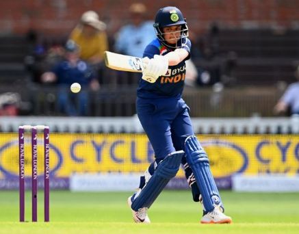 ಎರಡನೇ ಮಹಿಳಾ ಟಿ-ಟ್ವೆಂಟಿ – ಇಂಗ್ಲೆಂಡ್ ವಿರುದ್ಧ ಭಾರತಕ್ಕೆ ರೋಚಕ ಗೆಲುವು