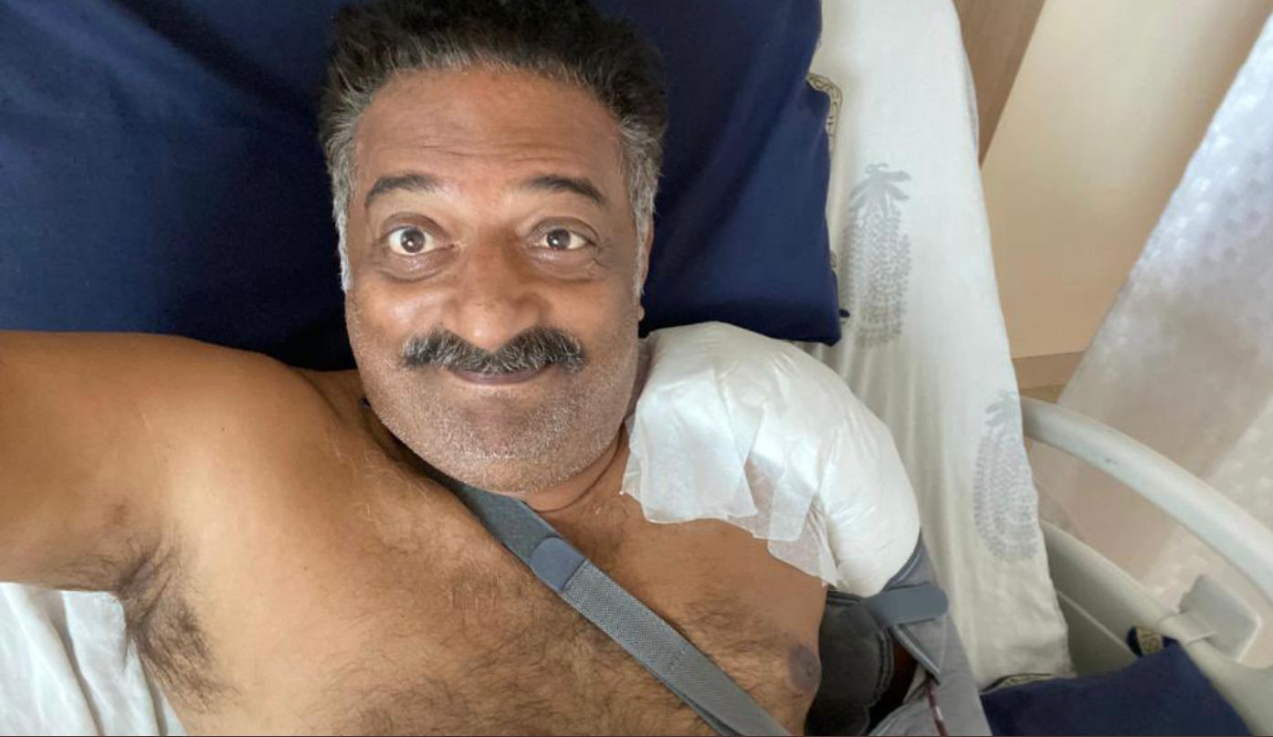 “ಡೆವಿಲ್ ಈಸ್ ಬ್ಯಾಕ್”  ಸರ್ಜರಿ ಬಳಿಕ ಪ್ರಕಾಶ್ ರಾಜ್ ಹೊಸ ಪೋಸ್ಟ್..!