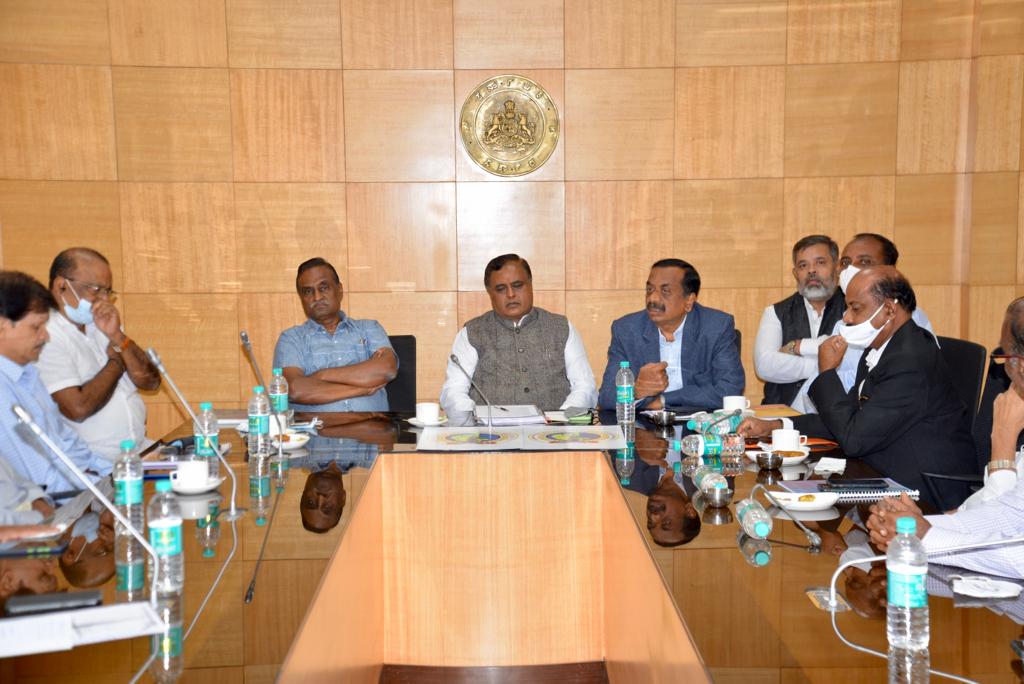 ಸಾಮಾಜಿಕ ಜಾಲತಾಣದಲ್ಲಿ ಟ್ರೆಂಡ್ ಆಯಿತು #KFCಕನ್ನಡಬೇಕು!