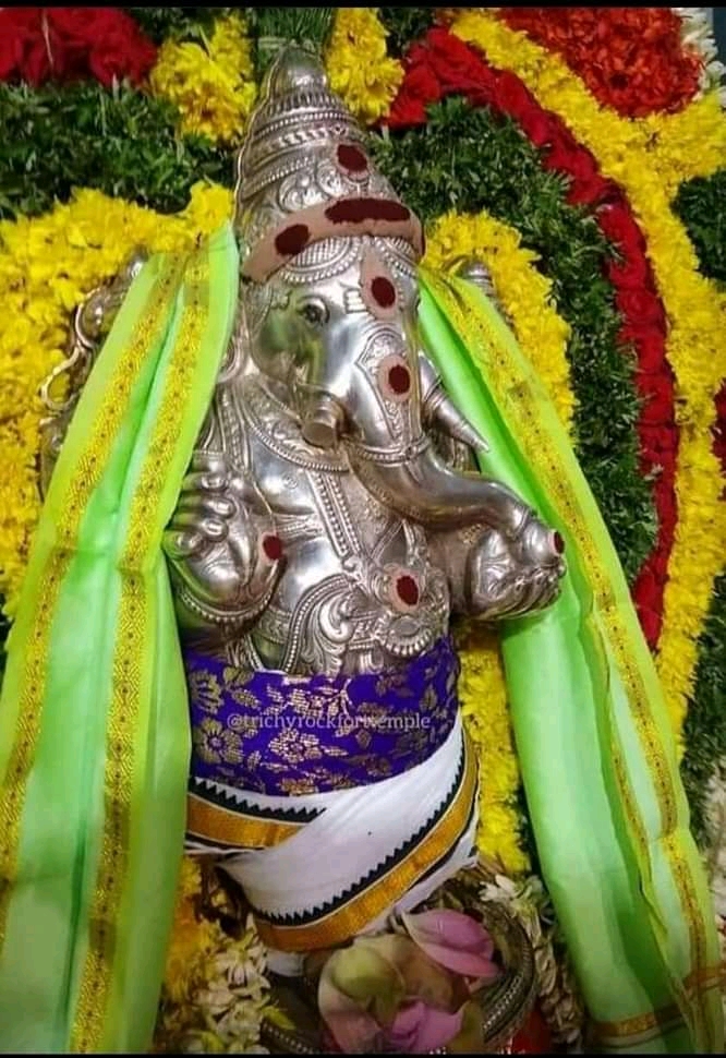 ಗಣಪತಿಯ ಇದೊಂದು ಮಂತ್ರ ದಿನಕ್ಕೊಮ್ಮೆ ಓದಿದರೆ ಸಾಕು ..! ನಿಮ್ಮ ಸರ್ವ ಕಷ್ಟಗಳು ದೂರ ಆಗುತ್ತವೆ ..!!