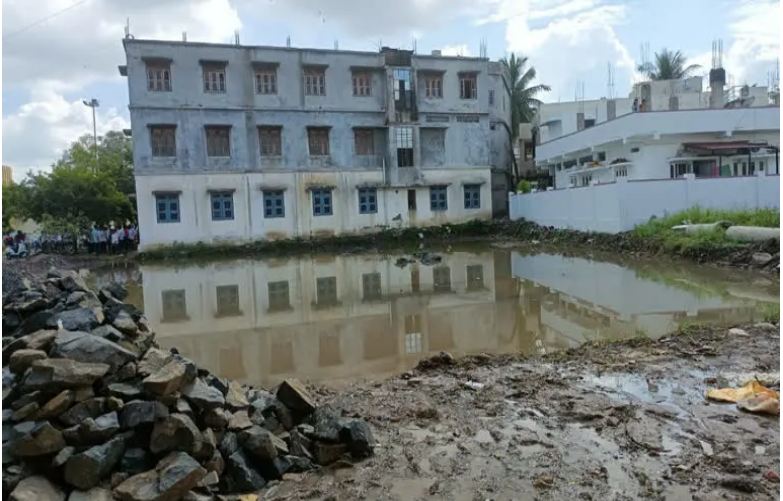 ನೀರು ತುಂಬಿದ್ದ ಗುಂಡಿಯಲ್ಲಿ‌ ಬಿದ್ದು ಮಕ್ಕಳ ದಾರುಣ ಸಾವು 