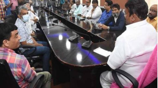 ‘RRR’ ಪ್ರಚಾರ ಬಿಟ್ಟು ಸಚಿವರನ್ನ ಭೇಟಿಯಾದ ‘ಜಕ್ಕಣ್ಣ’..!