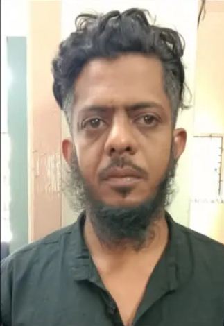 Hijab, saffron protest | Five with lethal weapons Saaksha Tv