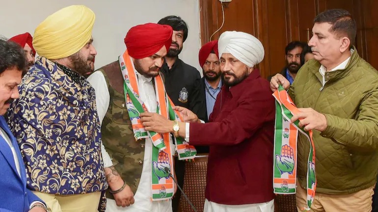 ನೀತಿ ಸಂಹಿತೆ ಉಲ್ಲಂಘನೆ, ಪಂಜಾಬ್ ಮುಖ್ಯಮಂತ್ರಿ ಚನ್ನಿ ವಿರುದ್ದ FIR ದಾಖಲು…