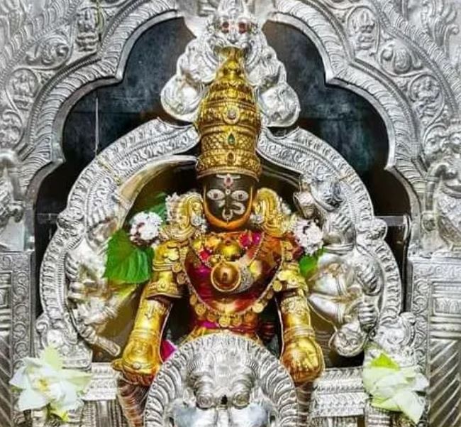 Astrology : ಮನೆಯಲ್ಲಿ ವಾಸ್ತುಶಾಸ್ತ್ರದ ಪ್ರಕಾರ ಮಹಾಲಕ್ಷ್ಮಿ ಸಂಪನ್ನನಾಗಿ ನೆಲೆಸಲು ಏನು ಮಾಡಬೇಕು….