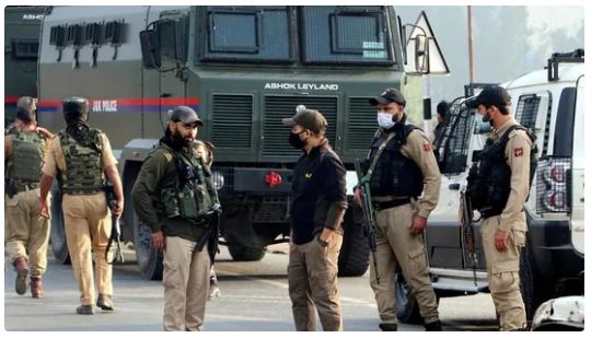 National – ಹೆಡ್ ಕಾನ್‌ಸ್ಟೆಬಲ್ ಸಾವಿಗೆ ಕಾರಣವಾಗಿದ್ದ  ಇಬ್ಬರು ಉಗ್ರರ ಹತ್ಯೆ..  