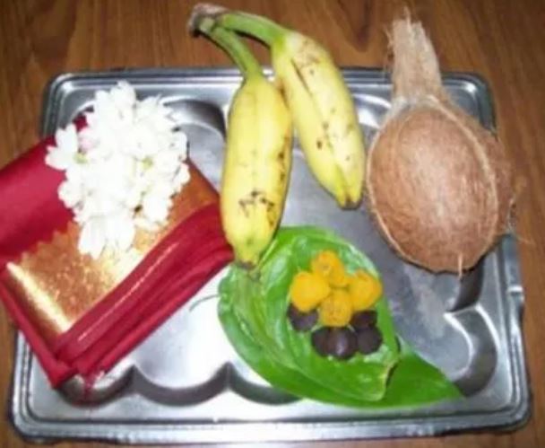 Astrology : ವೀಳ್ಯದೆಲೆ ಅಡಿಕೆ ದೇವರಿಗೆ ಅರ್ಪಿಸುವುದು ಕಾರಣಕ್ಕೆ… !!!