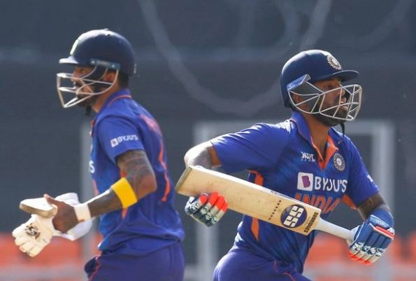 wivsind-TeamIndia post 237 on the board in the 2nd ODI saaksha tv