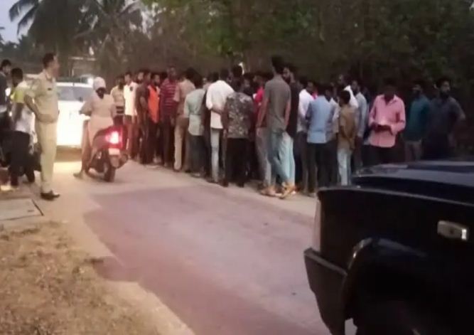 SOME PEOPLE WERE WROTE ABOUT HIJAB ON WALL IN UDUPI Saaksha Tv