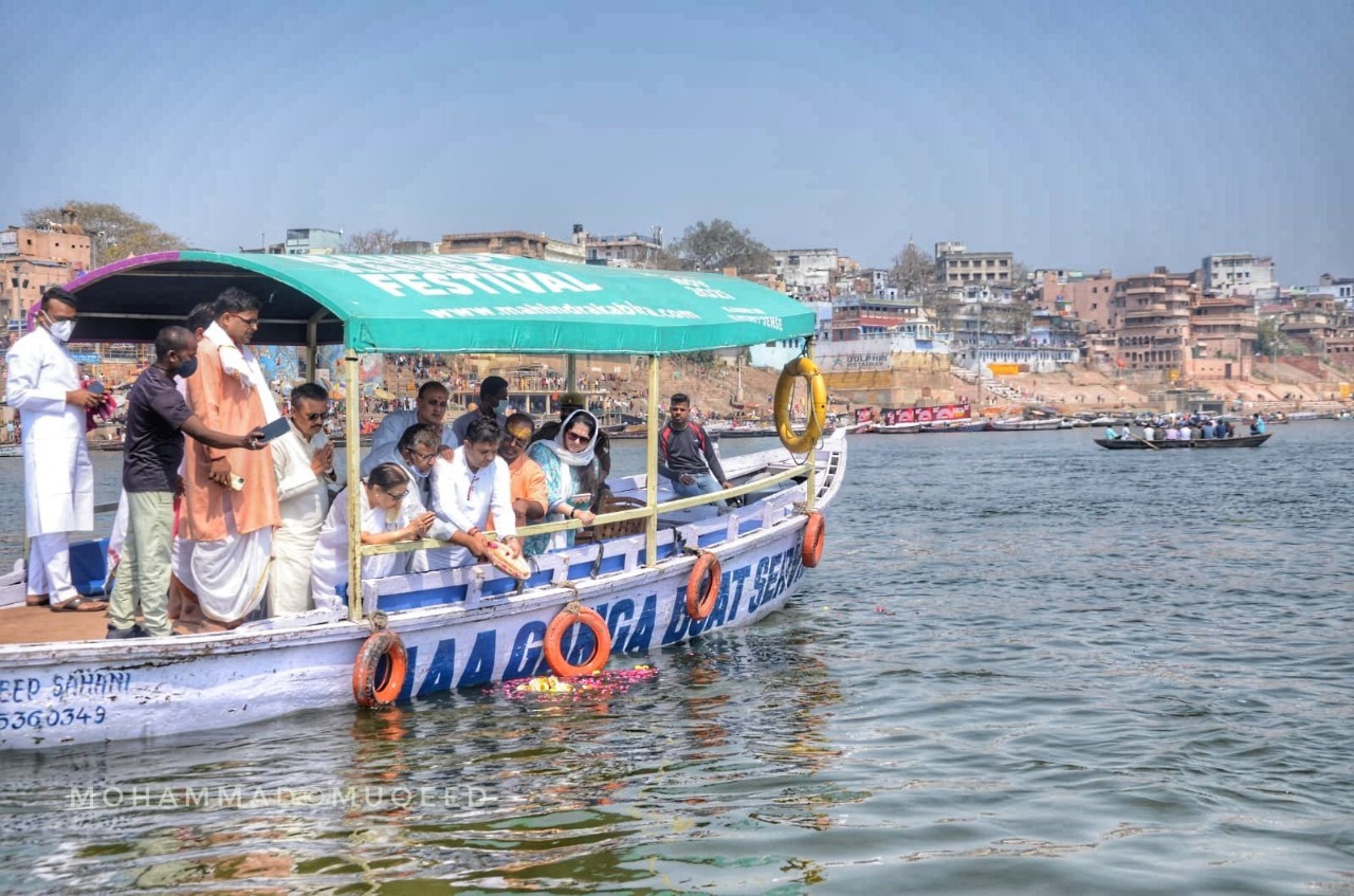 ಗಂಗಾ ನದಿಯಲ್ಲಿ  ಲತಾ ಮಂಗೇಶ್ಕರ್ ಚಿತಾಭಸ್ಮ ವಿಸರ್ಜನೆ..