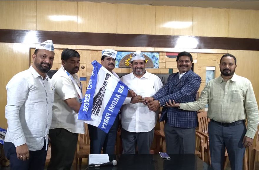 M.Aravind joins AAM ADMI PARTY saaksha tv