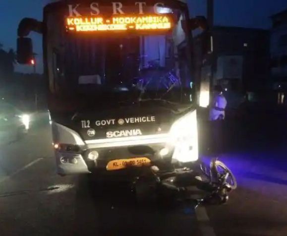 udupi-A woman was died in a road accident early today near Santekatte saaksha tv