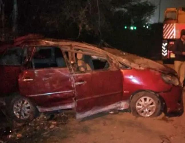 two people died four injured in car accident at Near Hubli saaksha tv