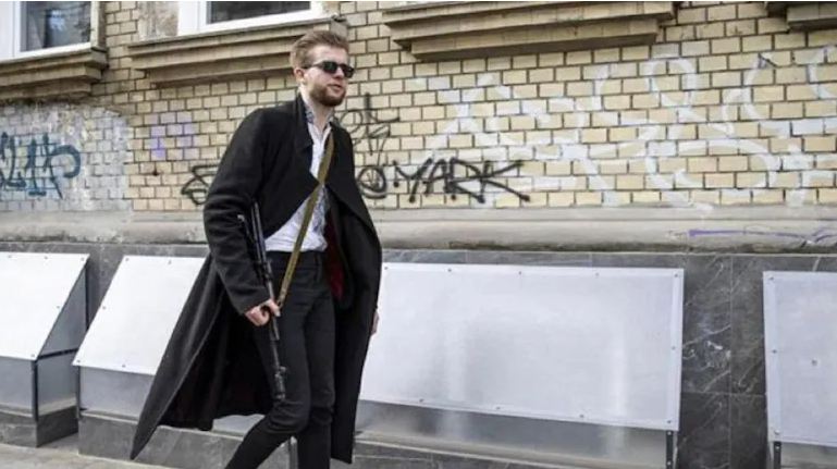 ಉಕ್ರೇನ್ ಉಳಿಸಿಕೊಳ್ಳಲು ರೈಫಲ್ ಕೈಗೆತ್ತಿಕೊಂಡ ಅತಿ ಕಿರಿಯ ರಾಜಕಾರಣಿ…