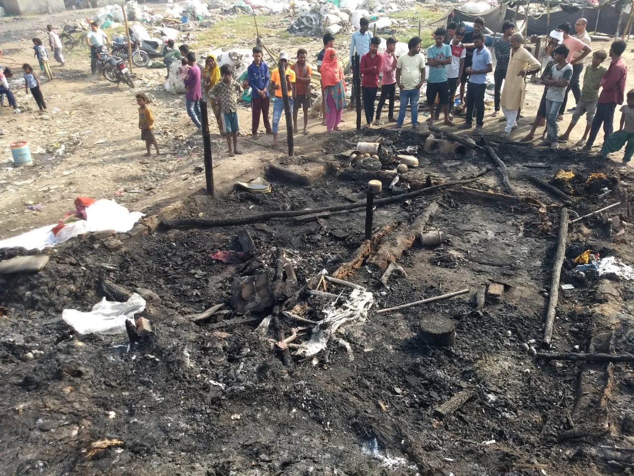 ಗುಡಿಸಿಲಿಗೆ ಬೆಂಕಿ ಬಿದ್ದು ಒಂದೇ ಕುಟುಂಬದ 7 ಮಂದಿ ಸಜೀವ ದಹನ