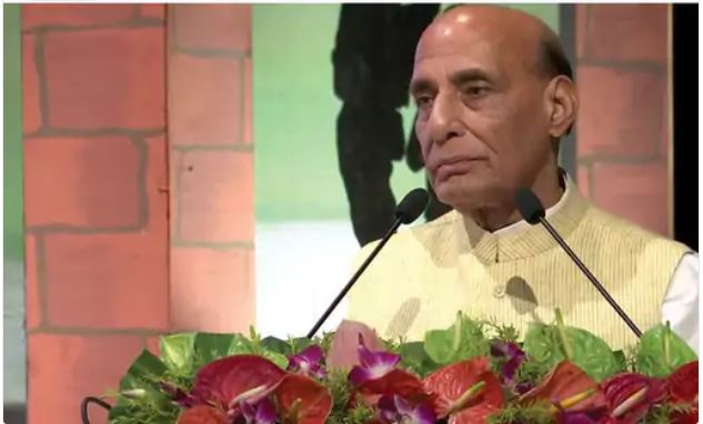 ಉಗ್ರರು ಹೊರಗಿನಿಂದ  ದಾಳಿ ನಡೆಸಿದರೆ…  ಗಡಿ ದಾಟಲು ಭಾರತ ಹಿಂಜರಿಯುವುದಿಲ್ಲ – ರಾಜ್ ನಾಥ್ ಸಿಂಗ್