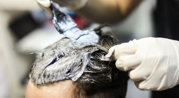 Crime : ಕೂದಲಿಗೆ ಕಲರ್ ಹಚ್ಚುವ ವಿಚಾರಕ್ಕೆ ಜಗಳ , ಕೊಲೆಯಲ್ಲಿ ಅಂತ್ಯ