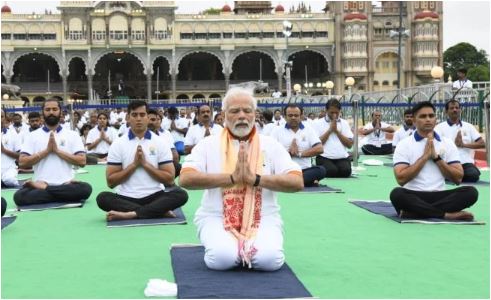 yoga-day-mysuru-pm-narendra-modi saaksha tv