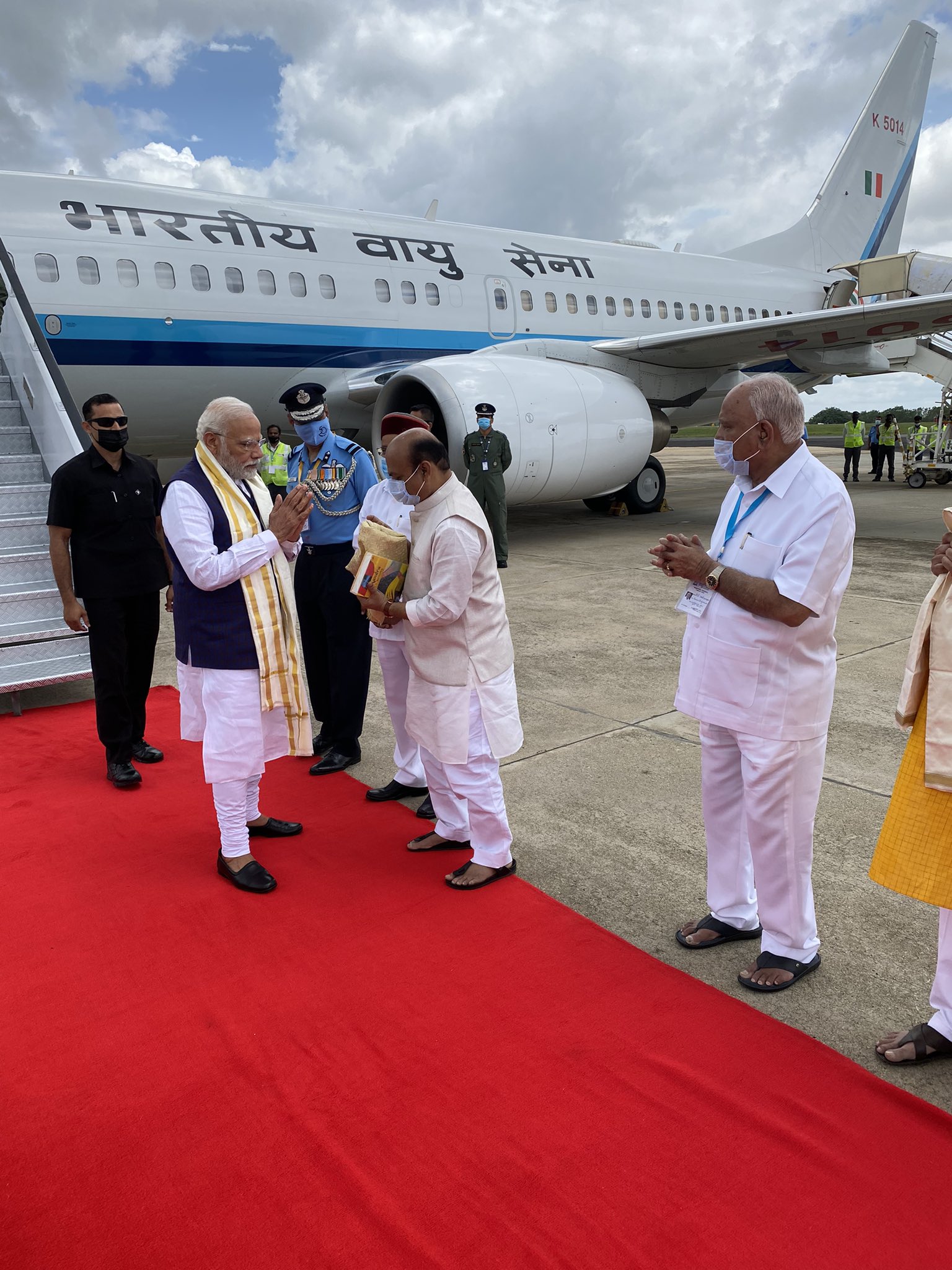 ವಿಶೇಷ ವಿಮಾನದಲ್ಲಿ ಬೆಂಗಳೂರಿಗೆ ಬಂದಿಳಿದ ಪ್ರಧಾನಿ ಮೋದಿ… 