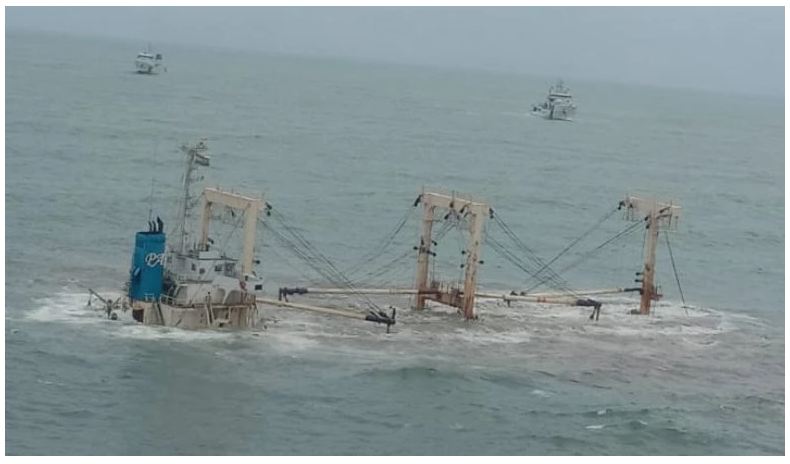 ಉಳ್ಳಾಲ ಸಮುದ್ರದಲ್ಲಿ ಹಡಗು ಮುಳುಗಡೆ – ತೈಲ ಸೋರಿಕೆಯ ಭೀತಿ….