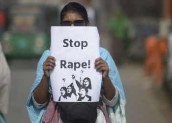 8 ರೂಪದರ್ಶಿಗಳ ಮೇಲೆ ಸಾಮೂಹಿಕ ಅತ್ಯಾಚಾರವೆಸಗಿದ ಬಂದೂಕುಧಾರಿಗಳು