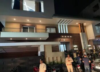 Jabalpur RTO Raid: ಸಾಮಾನ್ಯ ನೌಕರನಿಗೆ 5 ಮನೆ, ಬಾರ್, ಹೋಮ್ ಥಿಯೇಟರ್ – ದಂಗಾದ ಅಧಿಕಾರಿಗಳು..