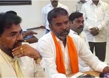 MP S. Muniswamy The country did not get independence from the Nehru family saaksha tv