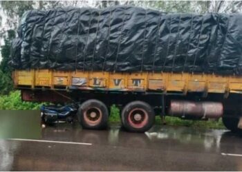 Bike collides with a parked lorry h a parked lorry - two killed saaksha tv