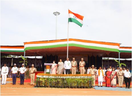 Independence day V. Somanna flag hoisting in Chamarajanagar saaksha tv