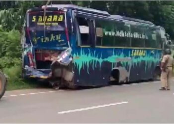 Uttar Pradesh 4 dead over dozen injured after truck hits bus saaksha tv