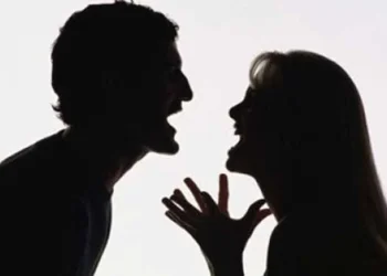 ಸರಳ ಉಪಾಯದಿಂದ ಗಂಡ ಹೆಂಡತಿ ಜಗಳ ಹಾಗೂ ಹಿತ ಶತ್ರುಗಳ ಕಾಟವನ್ನು ದೂರ ಮಾಡಿಕೊಳ್ಳಬಹುದು ಗೊತ್ತೇ ನಿಮಗೆ ?  