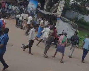 kolar srinivaspur village fight police lathi charge saaksha tv