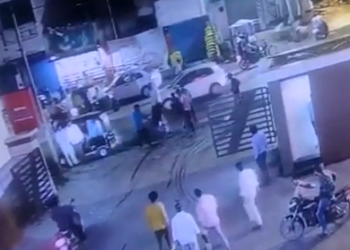 Raichur Assault on a person video viral saaksha tv