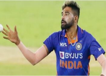 Bumrah-replacement-sunil-gavaskar-picks-siraj