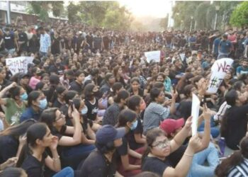 National-ಚಂಡೀಗಢ ವಿಶ್ವವಿದ್ಯಾನಿಲಯದ ವಿಡಿಯೋ ಸೋರಿಕೆ: ಪ್ರತಿಭಟನೆಯ ನಂತರ ವಿದ್ಯಾರ್ಥಿಗಳ ಬೇಡಿಕೆಗಳಿಗೆ ಆಡಳಿತವು ಸಮ್ಮತಿಸಿದೆ, 