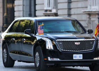 National-ಶಸ್ತ್ರಸಜ್ಜಿತ ಲಿಮೋಸಿನ್ “ದಿ ಬೀಸ್ಟ್” ಅನ್ನು ರಾಣಿಯ ಅಂತ್ಯಕ್ರಿಯೆಗೆ ತಂದ ಜೋ ಬೈಡನ್