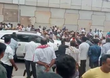 Channapatna: ಸಿ.ಪಿ.ಯೋಗೇಶ್ವರ್  ಕಾರಿಗೆ ಕಲ್ಲು, ಮೊಟ್ಟೆ ಎಸೆತ  – ಜೆಡಿಎಸ್ ಕಾರ್ಯಕರ್ತರು ವಶಕ್ಕೆ…   